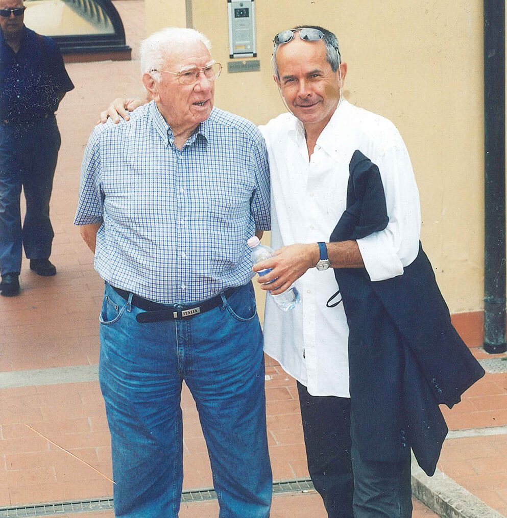 Il Presidente Paolo Luzi con Ferruccio Valcareggi, storico ex calciatore e allenatore italiano, presso gli impianti di Achillea 2002